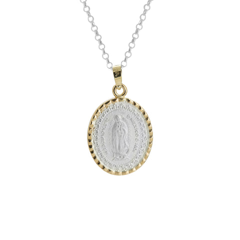 Medalla Virgen de Guadalupe ovalada en plata con bisel de oro 14K